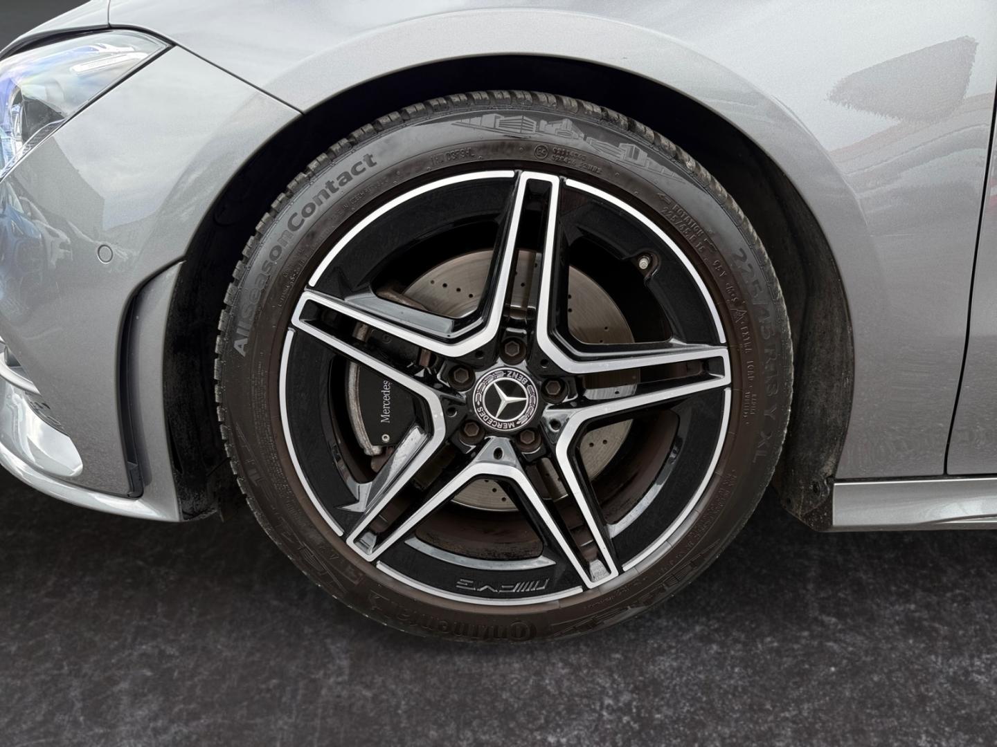 Mercedes-Benz CLA 200 Shooting Brake AMG Line*Pano*LED*Kamera*
