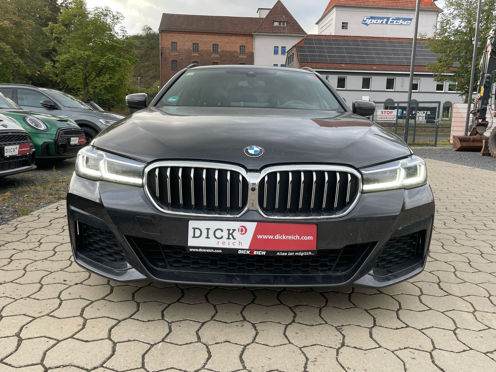 Fahrzeugabbildung BMW 520 i M Sport LASER/360°/HuD/LEDER/CARPLAY