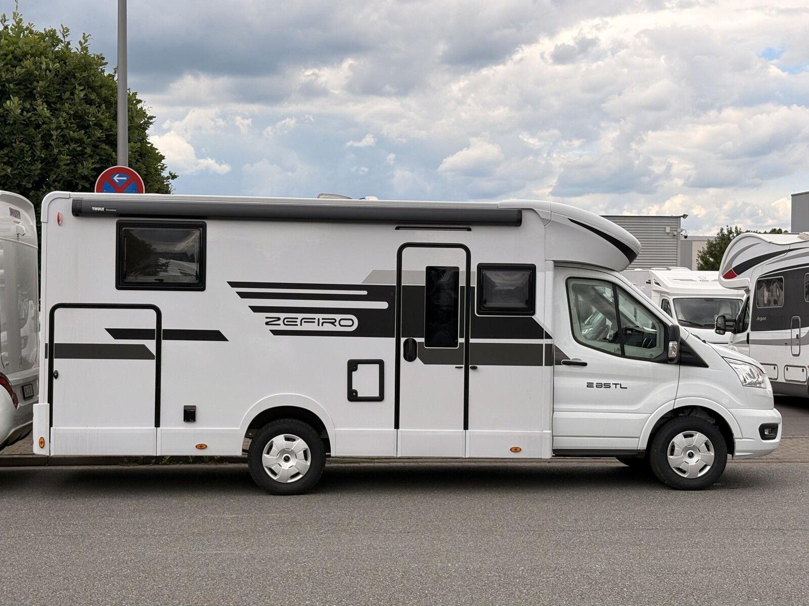 Fahrzeugabbildung Roller Team Zefiro 285 TL Ford