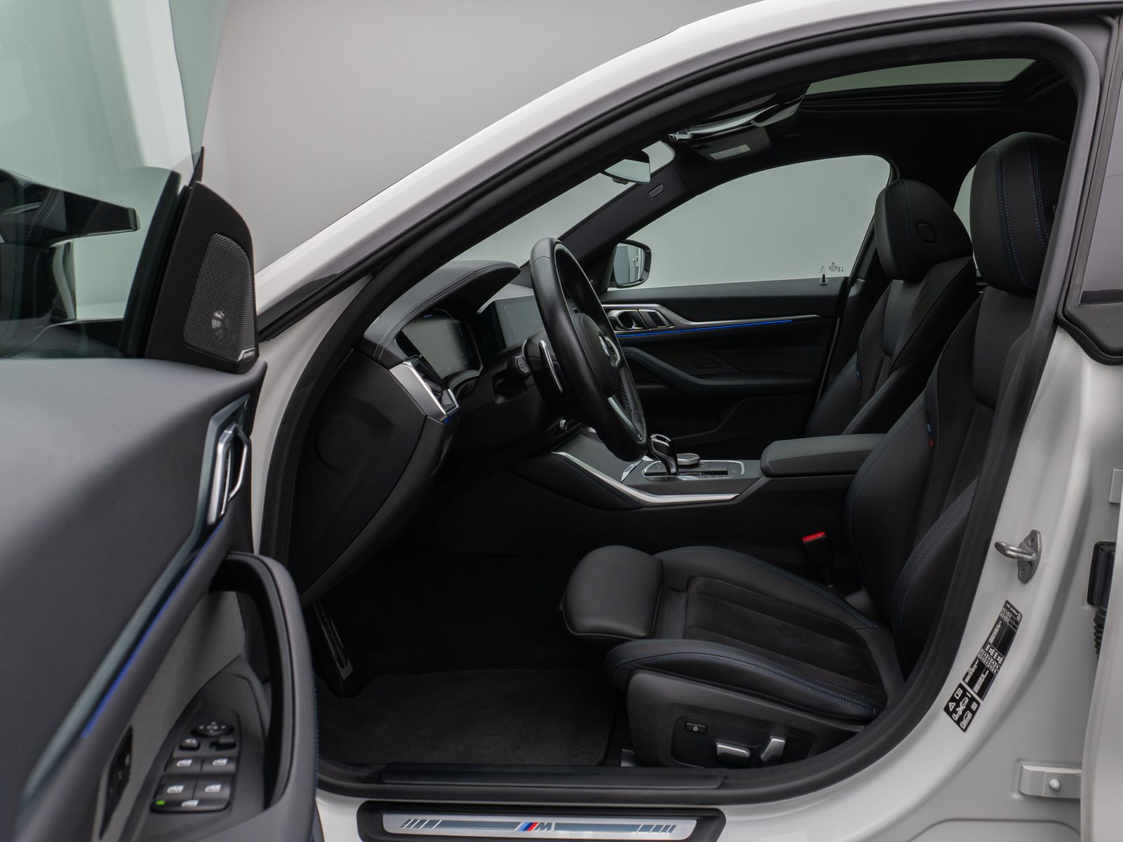 Fahrzeugabbildung BMW M440i xD Gran Coupé Glasdach Kamera HUD DAB H/K