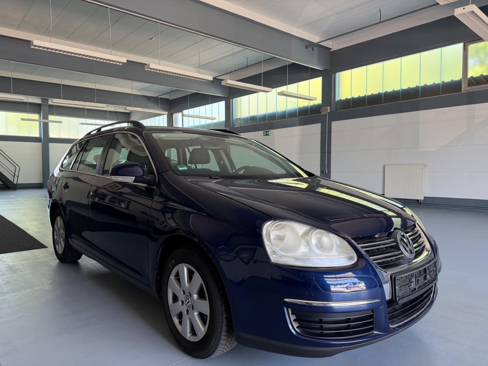 Volkswagen Golf 2008 — rear view