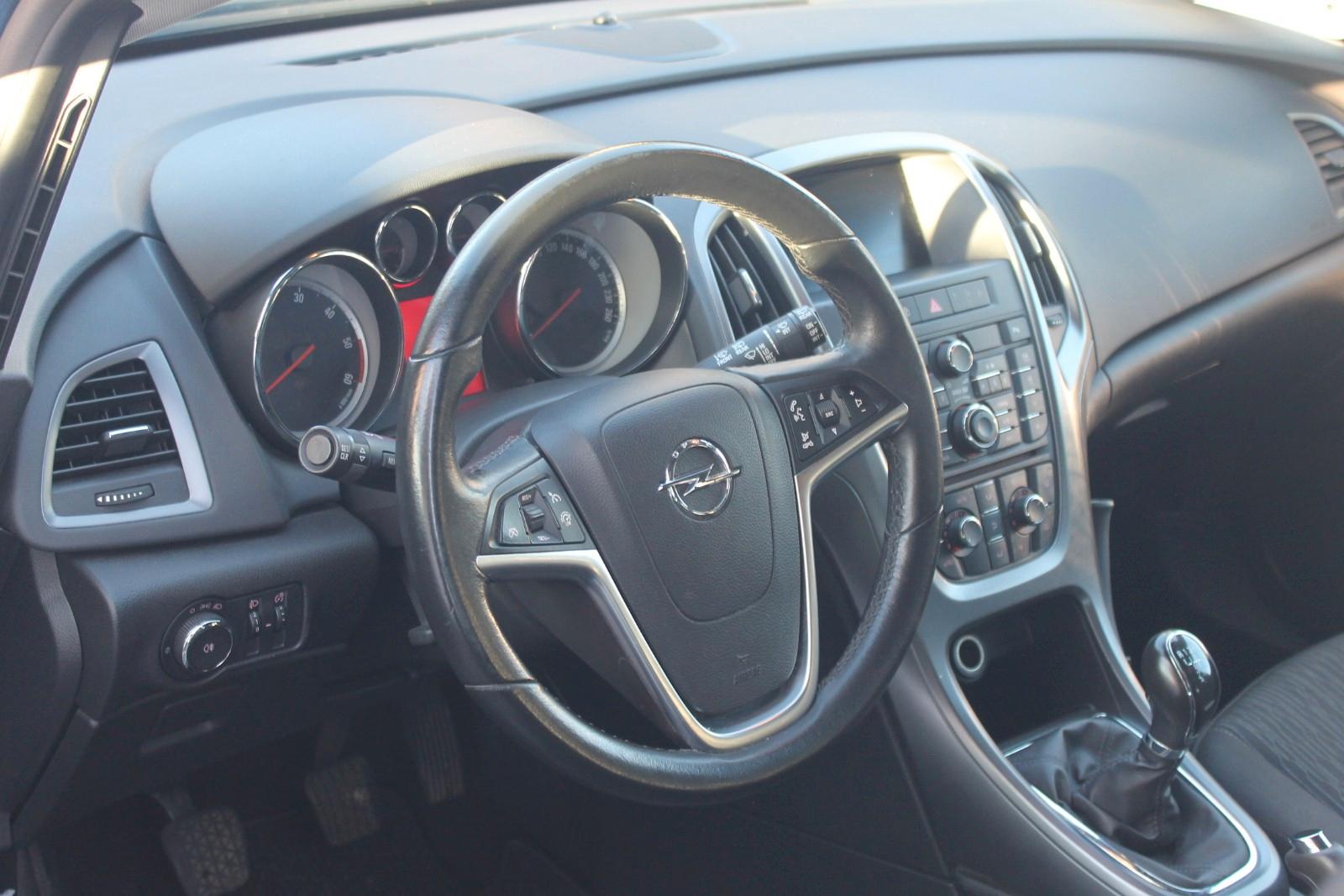 Opel Astra 2014 — photo 5