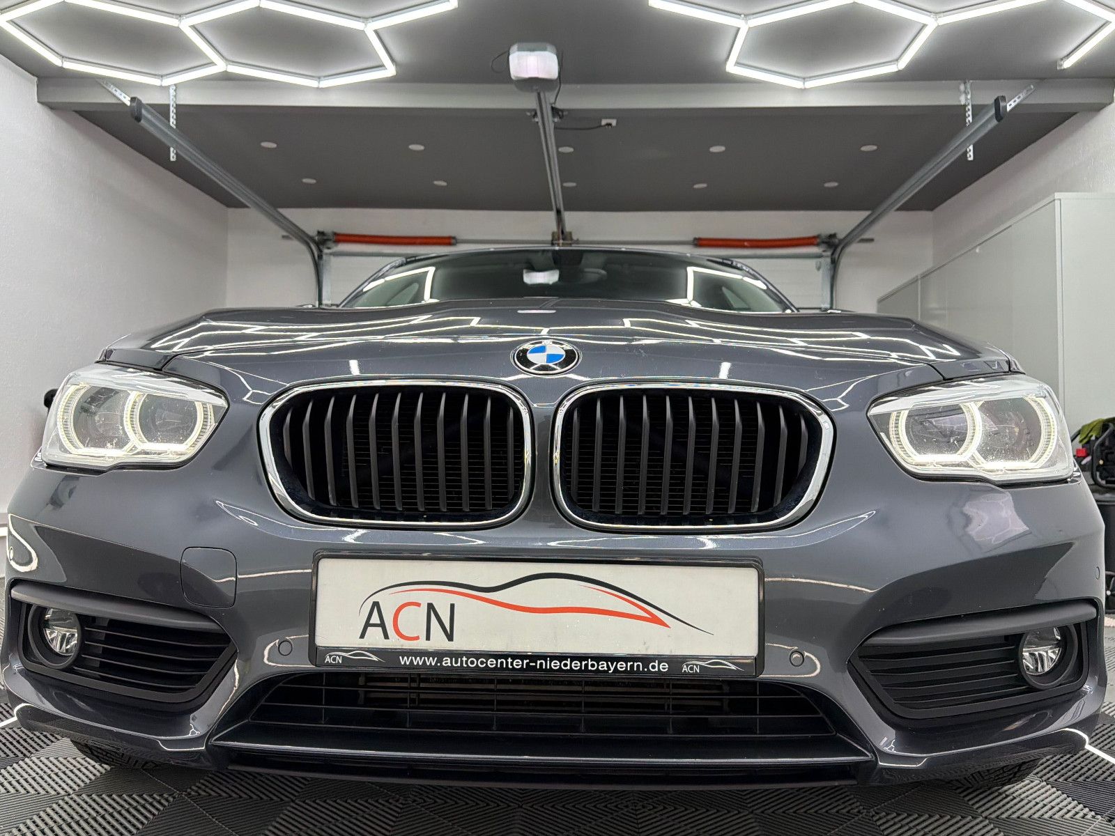 Fahrzeugabbildung BMW 118 i Aut. Advantage/NAVI BUSINESS/KLIMAAUT./LED