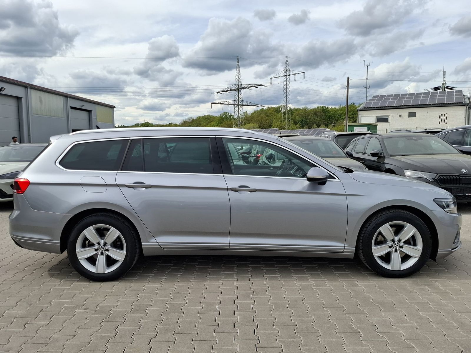 Fahrzeugabbildung Volkswagen Passat 2.0 TDI Business DSG PANO*AHK*ACC*KAMERA