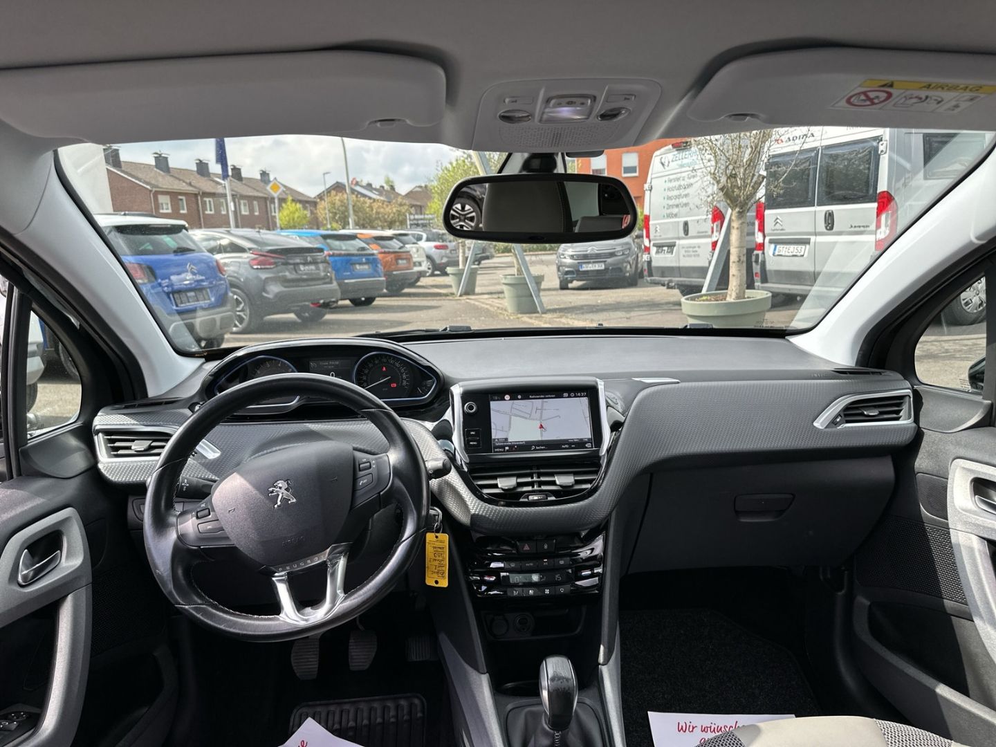 Fahrzeugabbildung Peugeot 2008 1.2 Allure PureTech 82  Tempomat  Navi