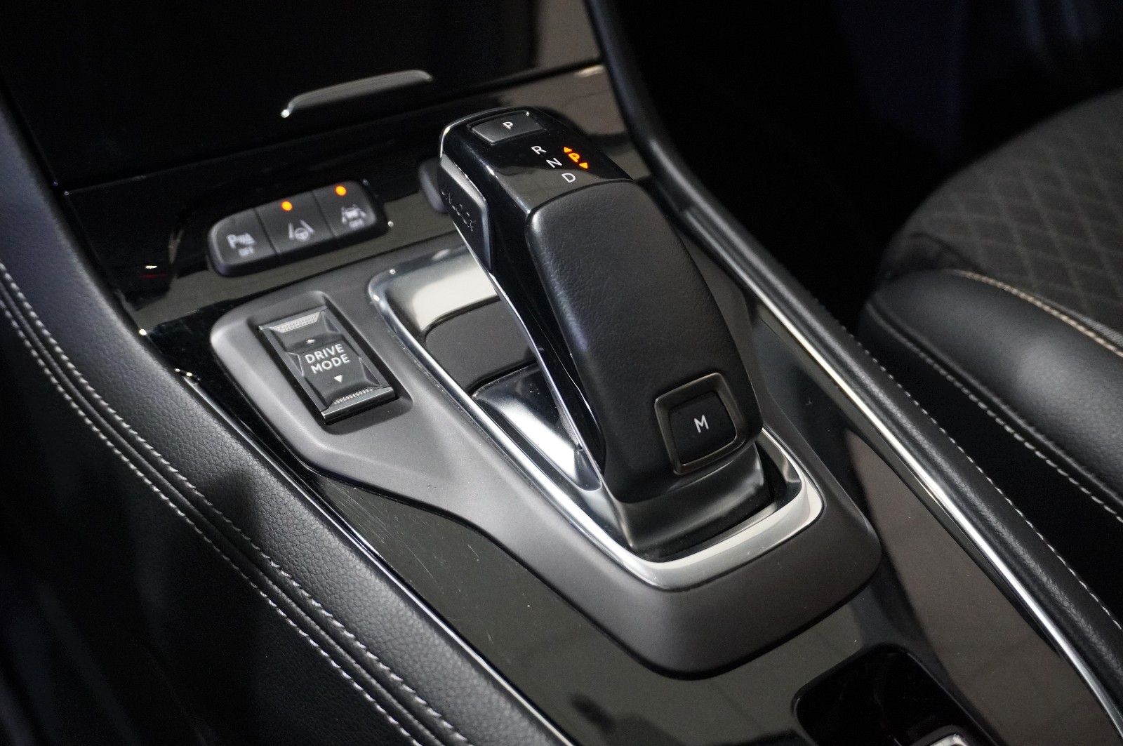 Fahrzeugabbildung Opel Grandland (X) 1.5D ELEGANCE NAVI/LED/KAMERA/AHK