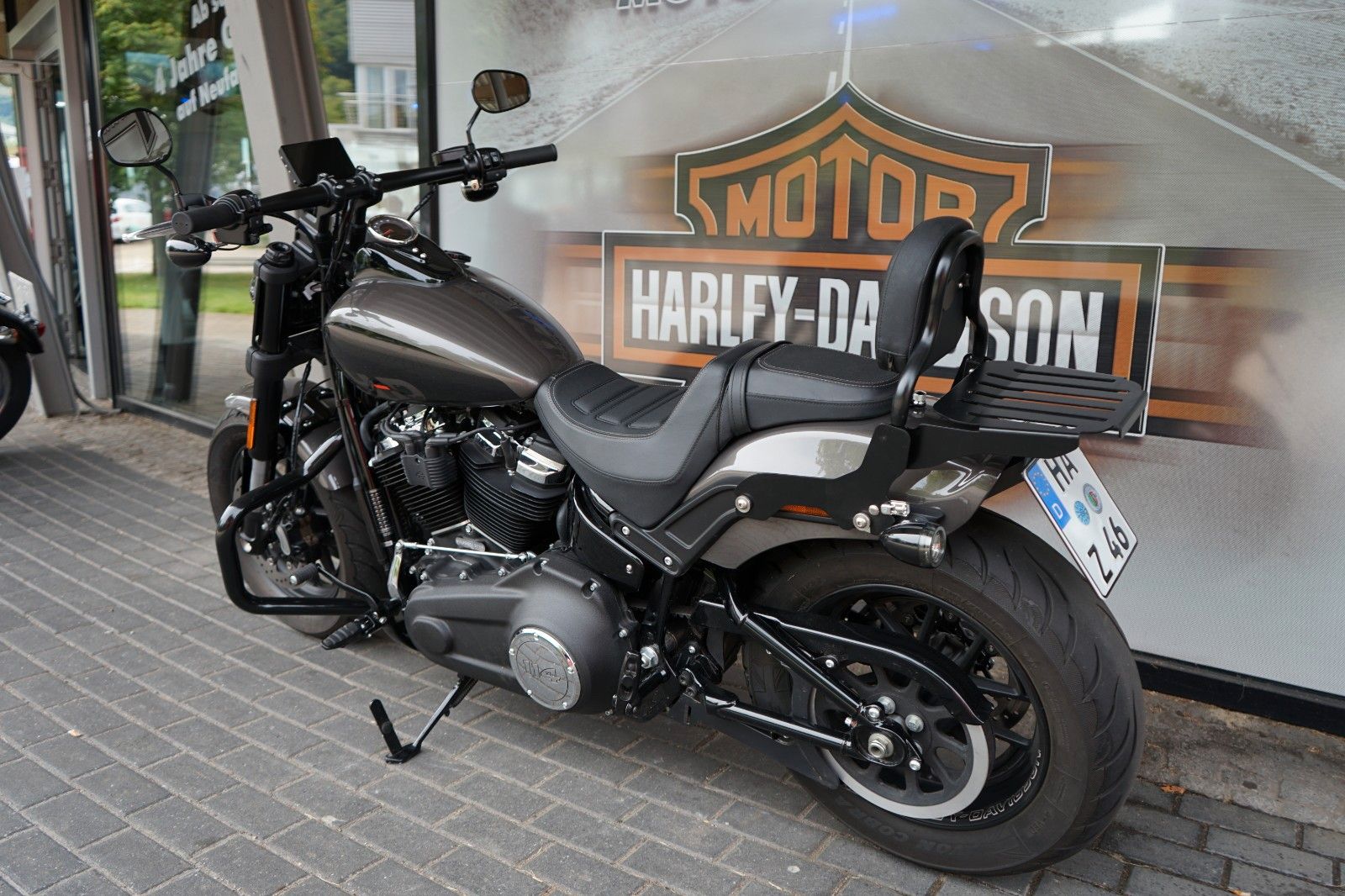 Fahrzeugabbildung Harley-Davidson Softail Fat Bob mit Jekill & Hyde