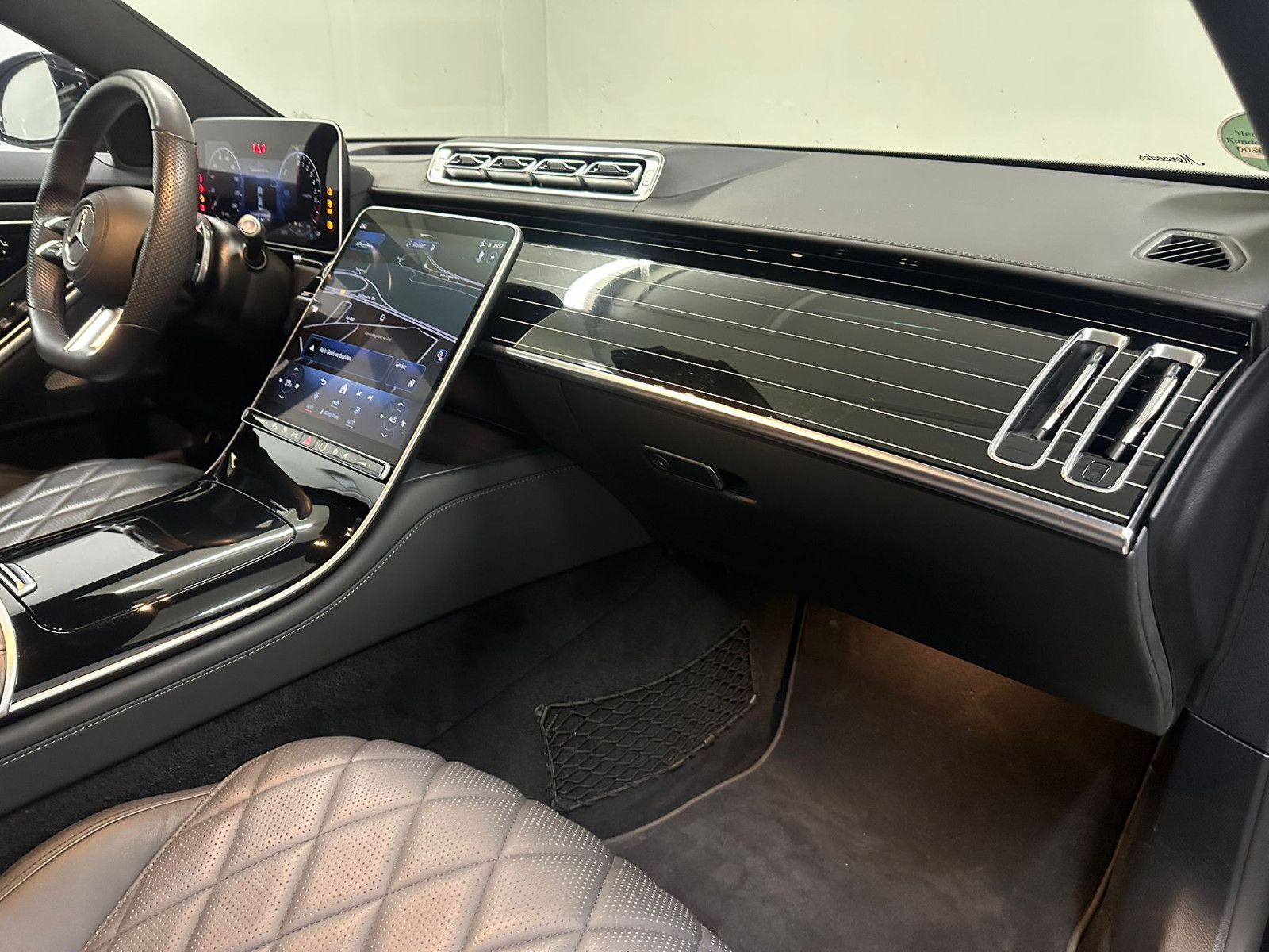 Fahrzeugabbildung Mercedes-Benz S 580 e 4MATIC*AMG-LINE*HEADUP*PANORAMA*