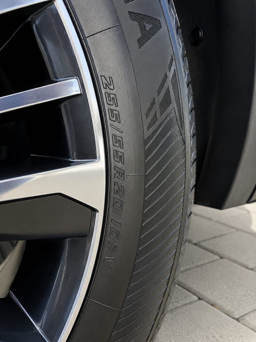 Fahrzeugabbildung Toyota GRAND Platinum Max T1: 68.000 EURO Stock !!!