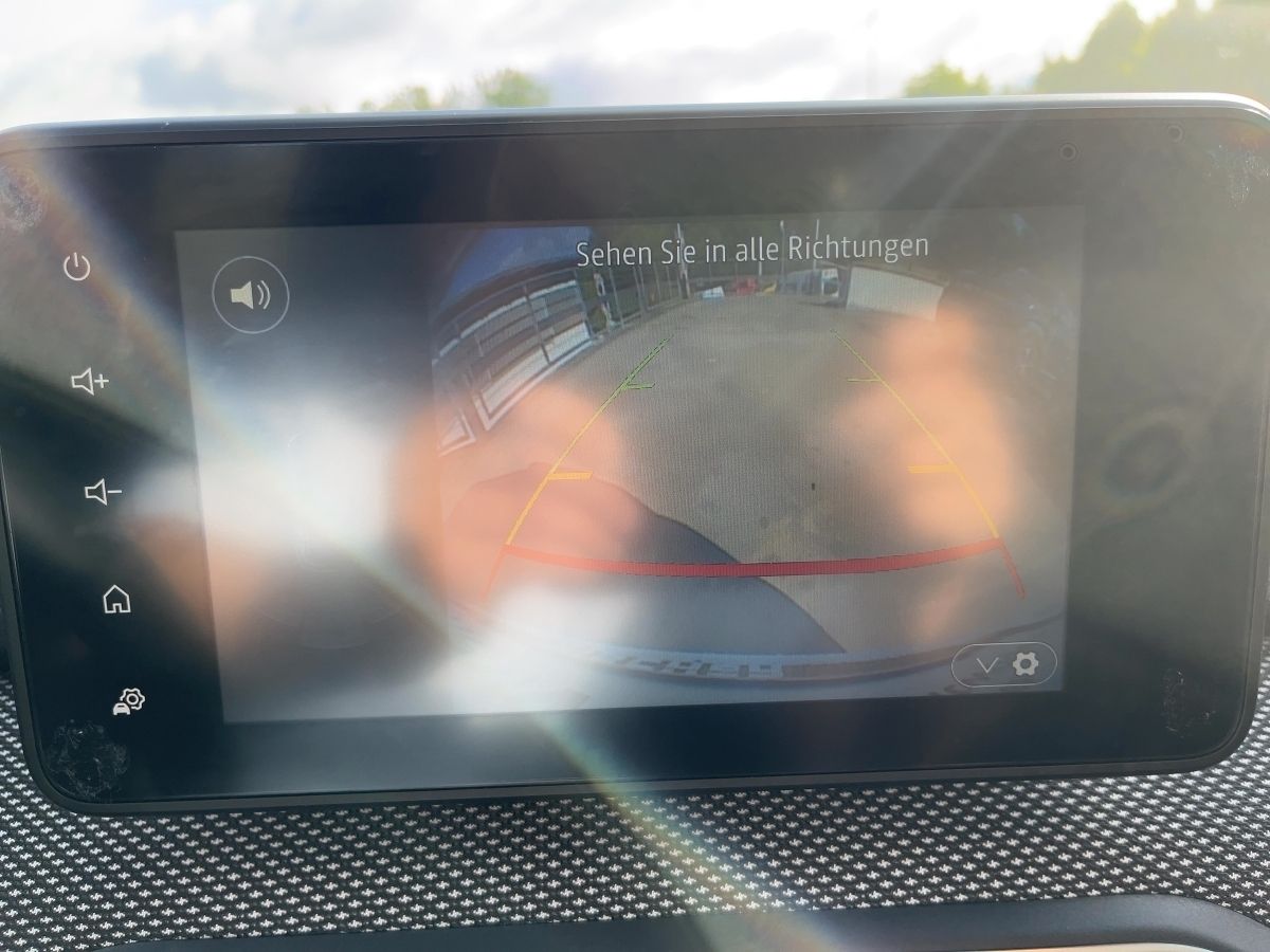 Fahrzeugabbildung Dacia Sandero Comfort TCe 90 (MY2021) ABS Fahrerairbag - mit KI generiert/bearbeitet