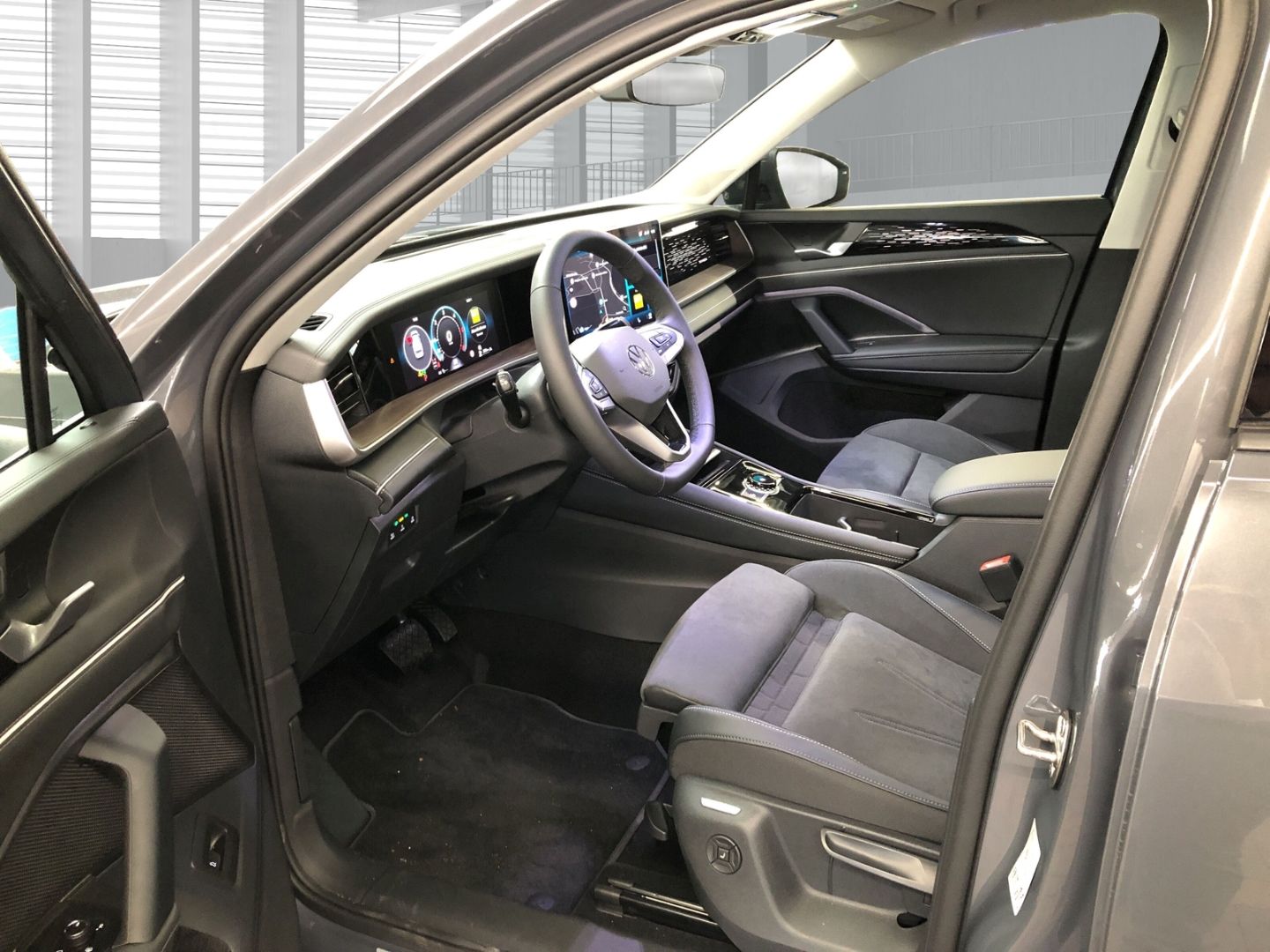 Fahrzeugabbildung Volkswagen Tayron Elegance 2.0 TDI DSG 4Motion AD AHK-klapp