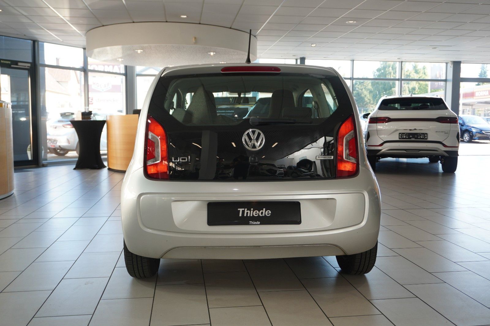 Fahrzeugabbildung Volkswagen up! 1.0 MOVE 3-TÜR NAVI/KLIMA/SPORT/CD/AUX/TÜV