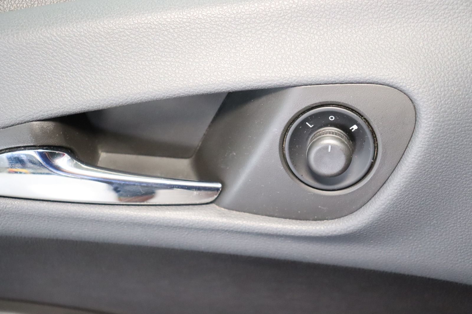 Fahrzeugabbildung Opel Meriva 1.3 CDTI Lenkradhzg. * PDC * Tempomat