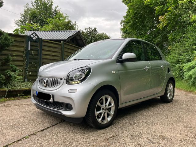 Smart ForFour electric drive EQ , Navi, Panorama 22kWh