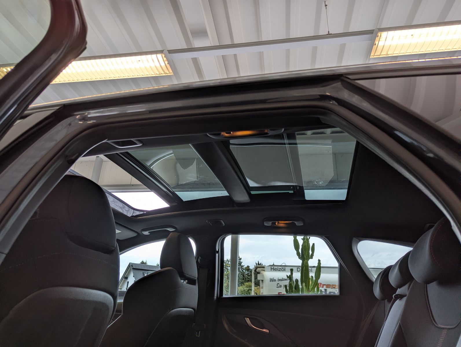 Fahrzeugabbildung Hyundai i30 1.5 T-GDI DCT N-Line LED Cam Pano Keyless 18