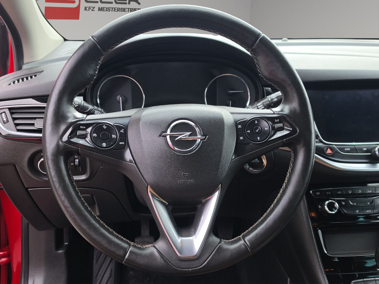 Fahrzeugabbildung Opel Astra K Lim. 5-trg. Elegance Start/Stop