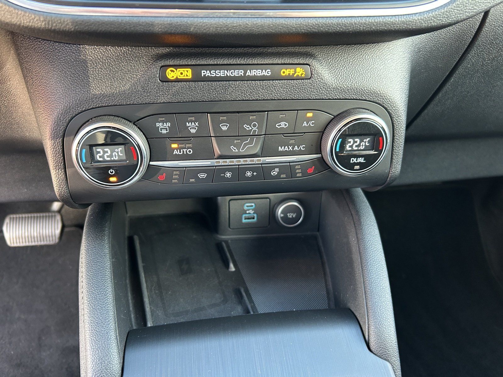 Fahrzeugabbildung Ford Kuga Titanium PHEV AHK-abnehmbar Navi Soundsyste