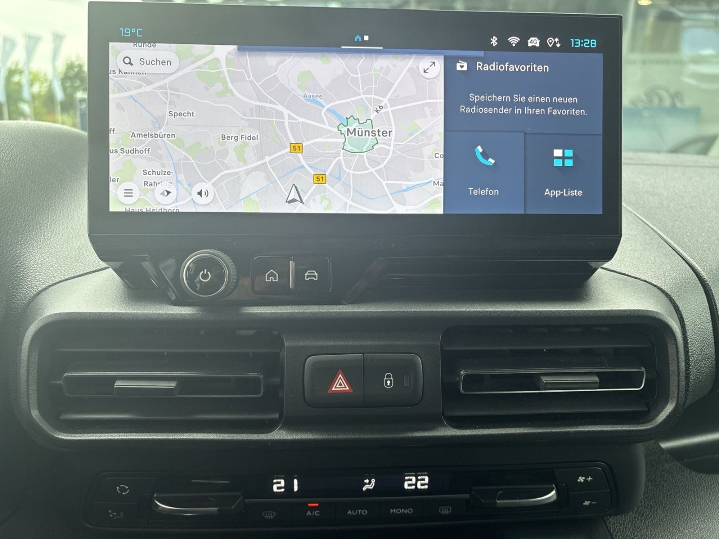 Fahrzeugabbildung Citroën Berlingo XL BlueHDi 130 EAT8 S&S Max Navi CarPla