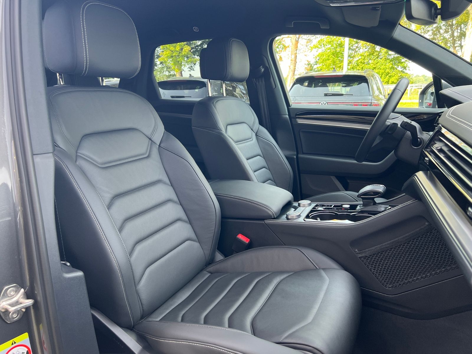 Fahrzeugabbildung Volkswagen Touareg 3.0 TDI 4MOTION *AHK, Luft, Leder, ACC,