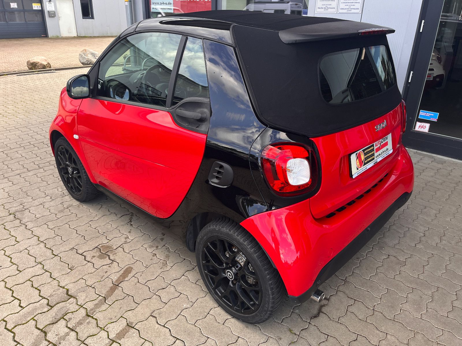 Fahrzeugabbildung Smart ForTwo Cabrio  66 kW Automatik / SHZ