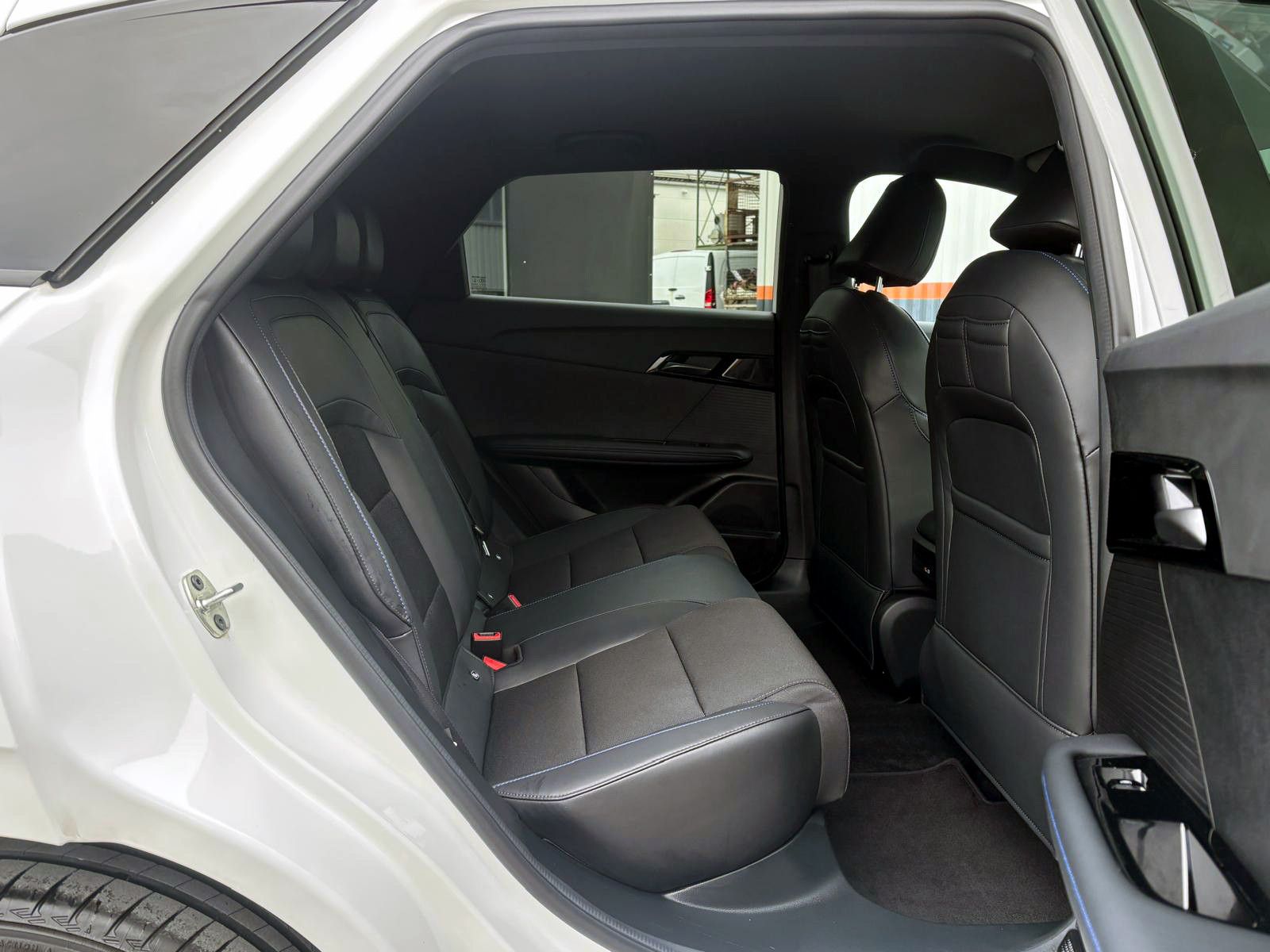 Fahrzeugabbildung MG MG4 Luxury 5D 150kW LED 360° ACC CarPlay BT NAV