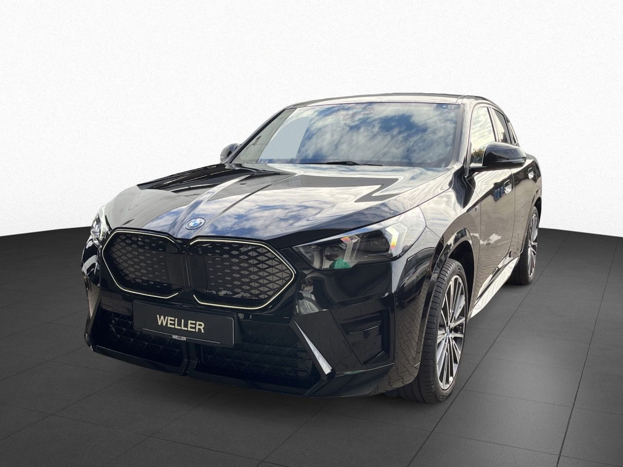 BMW iX2 xDr 30 M Sport ProHUD H/K PA+ St+Go Pano 20" imagem 2