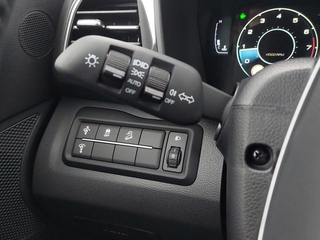 KGM Tivoli ESSENTIAL 1.5 MT NaviCarPlayRFKDABSHZ