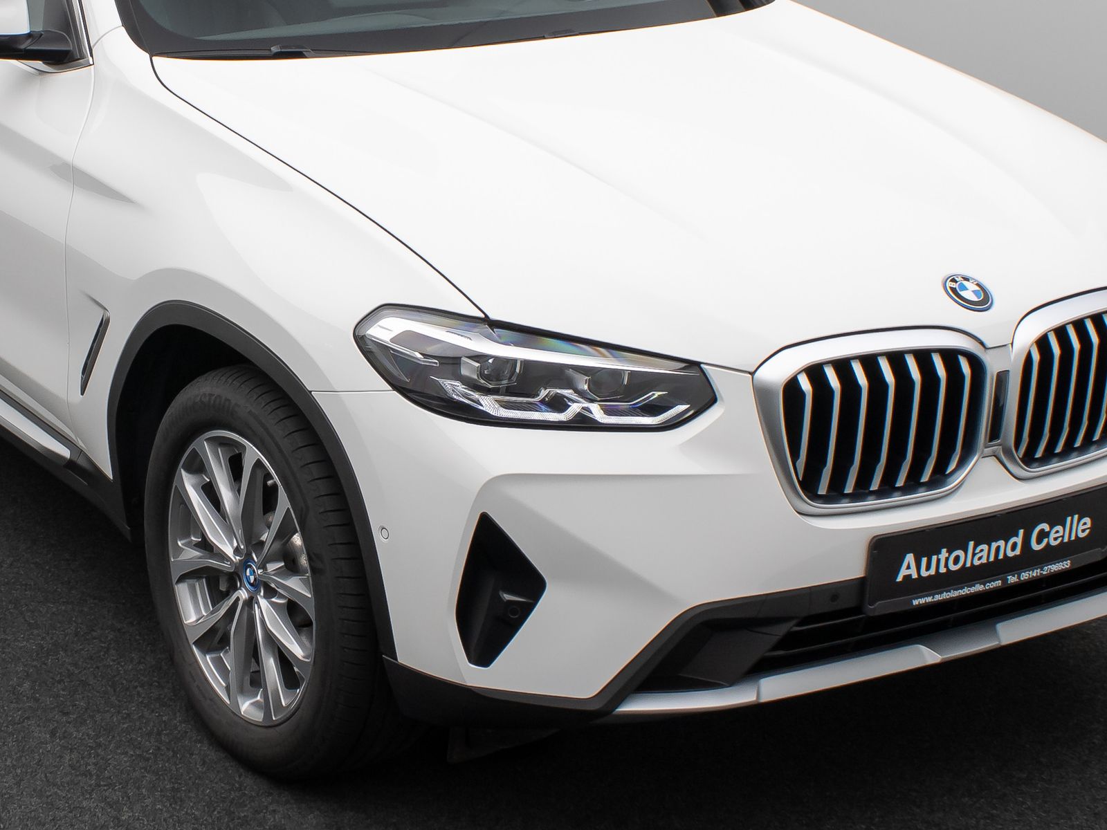 Fahrzeugabbildung BMW X3 xD30e  Panorama Kamera HUD DAB H/K AHK Sport