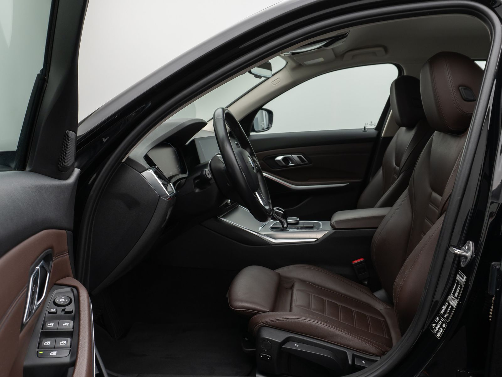 Fahrzeugabbildung BMW 320d xD Sport Line Kamera DAB HiFi Alarm AHK LED