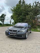 BMW E91 330i - Top Fahrzeug - BMW 330 aus 2006: 330i
