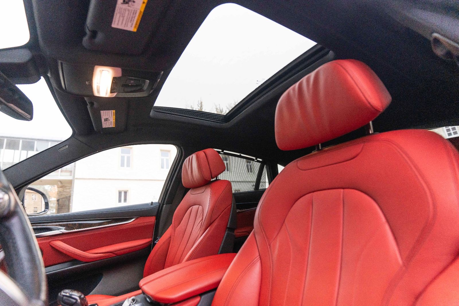 Fahrzeugabbildung BMW X6 xDrive50i M-Sportpaket 360° HUD H&K LED SOFT