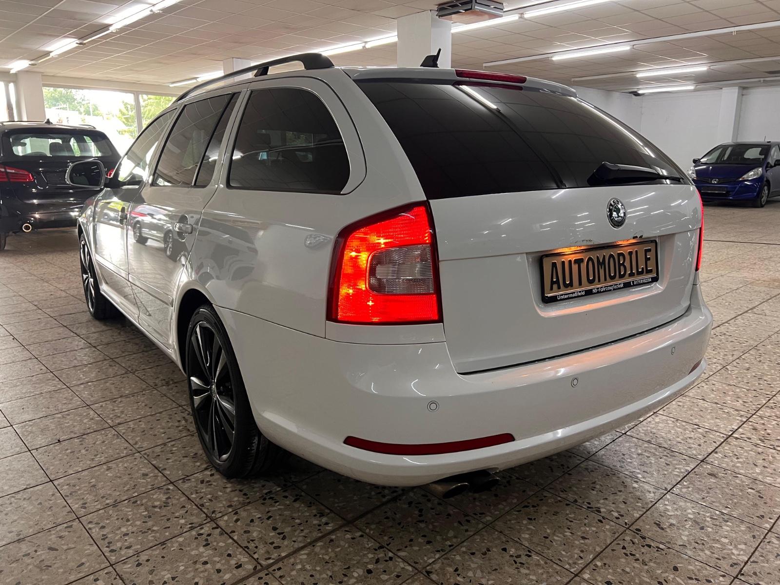 Skoda Octavia 2012 — interior