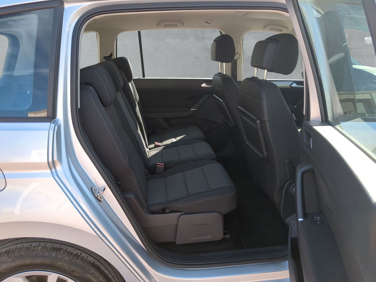 Fahrzeugabbildung Volkswagen Touran 2.0 TDI LED Sitzhzg. ACC