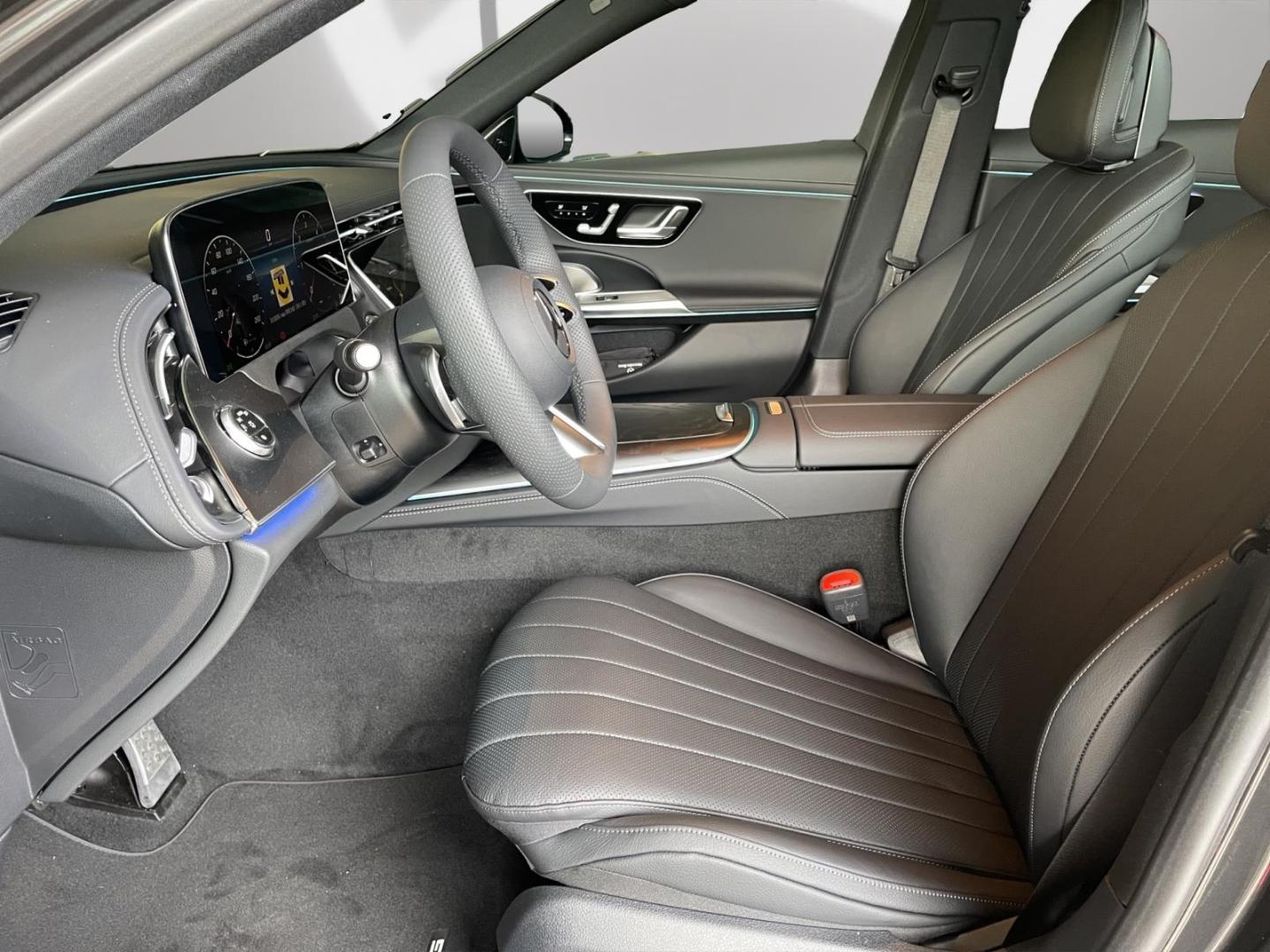 Mercedes-Benz E 220 d 4MATIC T-Modell AMG AHK-klappbar El. Pan