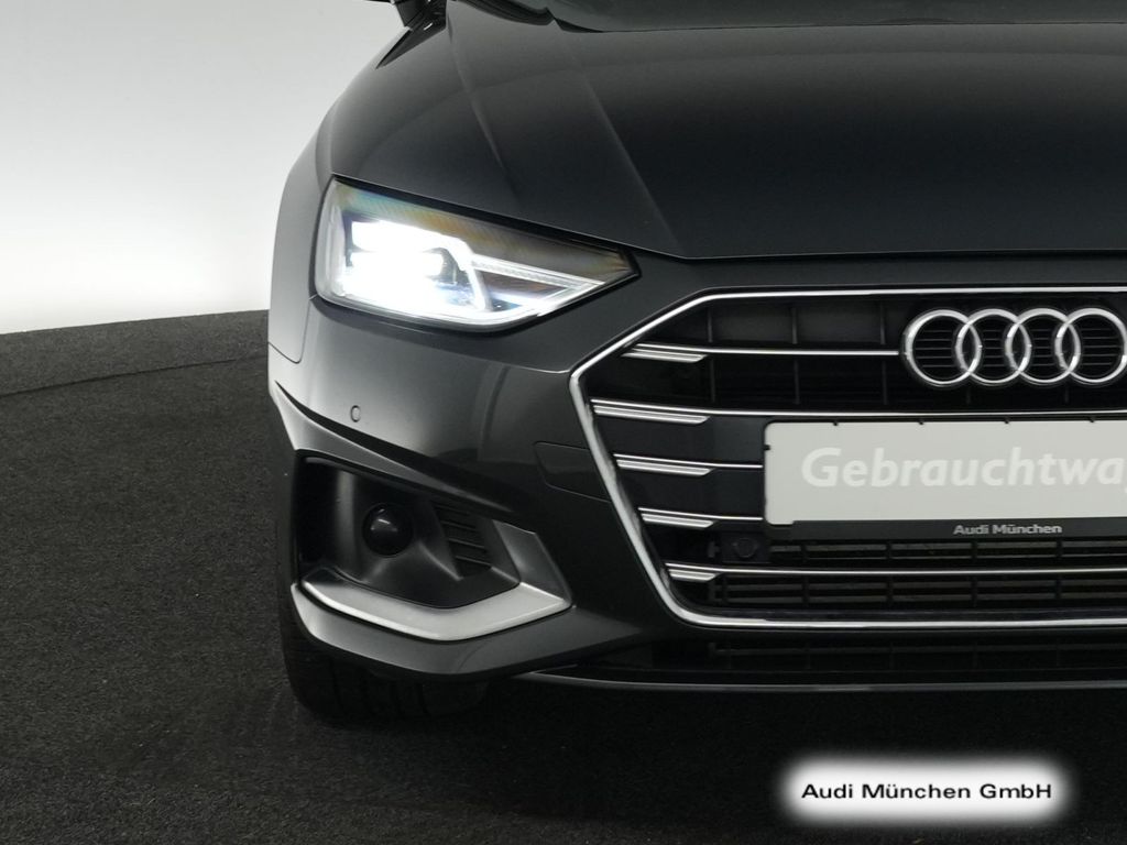 AUDI A4 2023