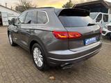 Volkswagen Touareg R-Line 4Motion Matrix Luft Head-Up Carpl - Volkswagen Touareg mit Benzin-Antrieb