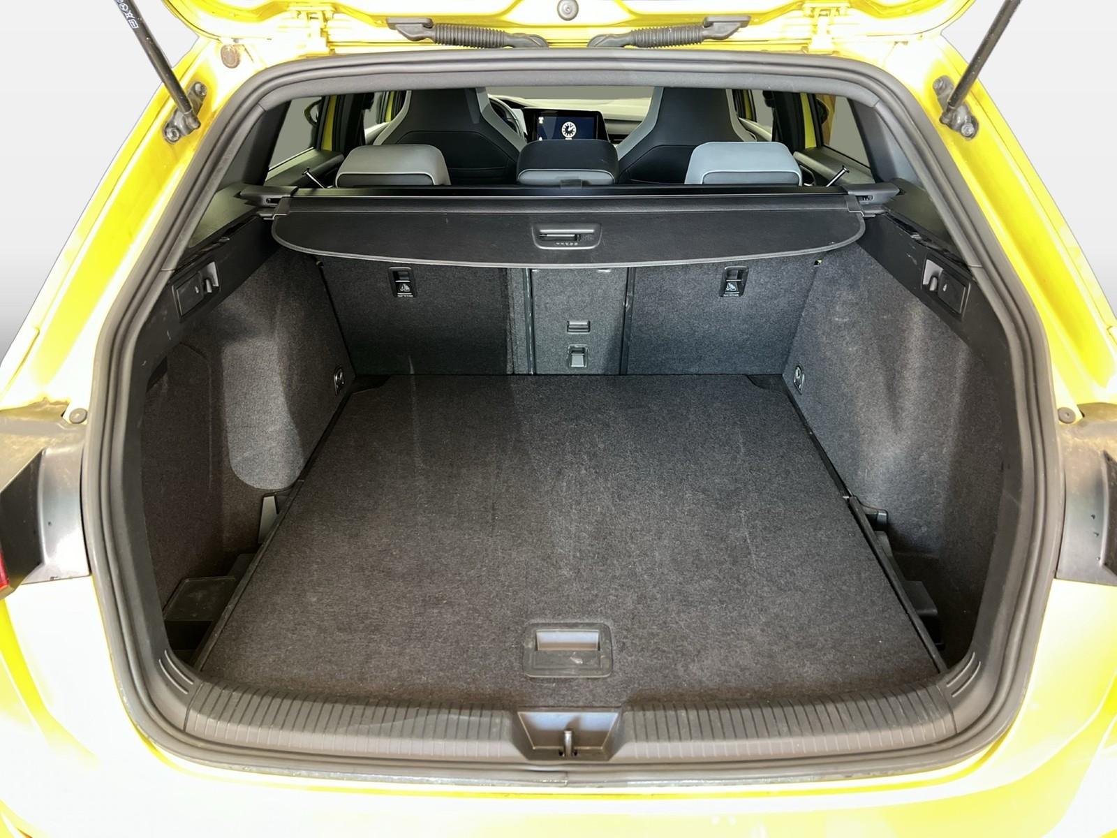 Volkswagen Golf VIII Variant 1.5 TSI R Line AHK LED 18", миниатюра 12