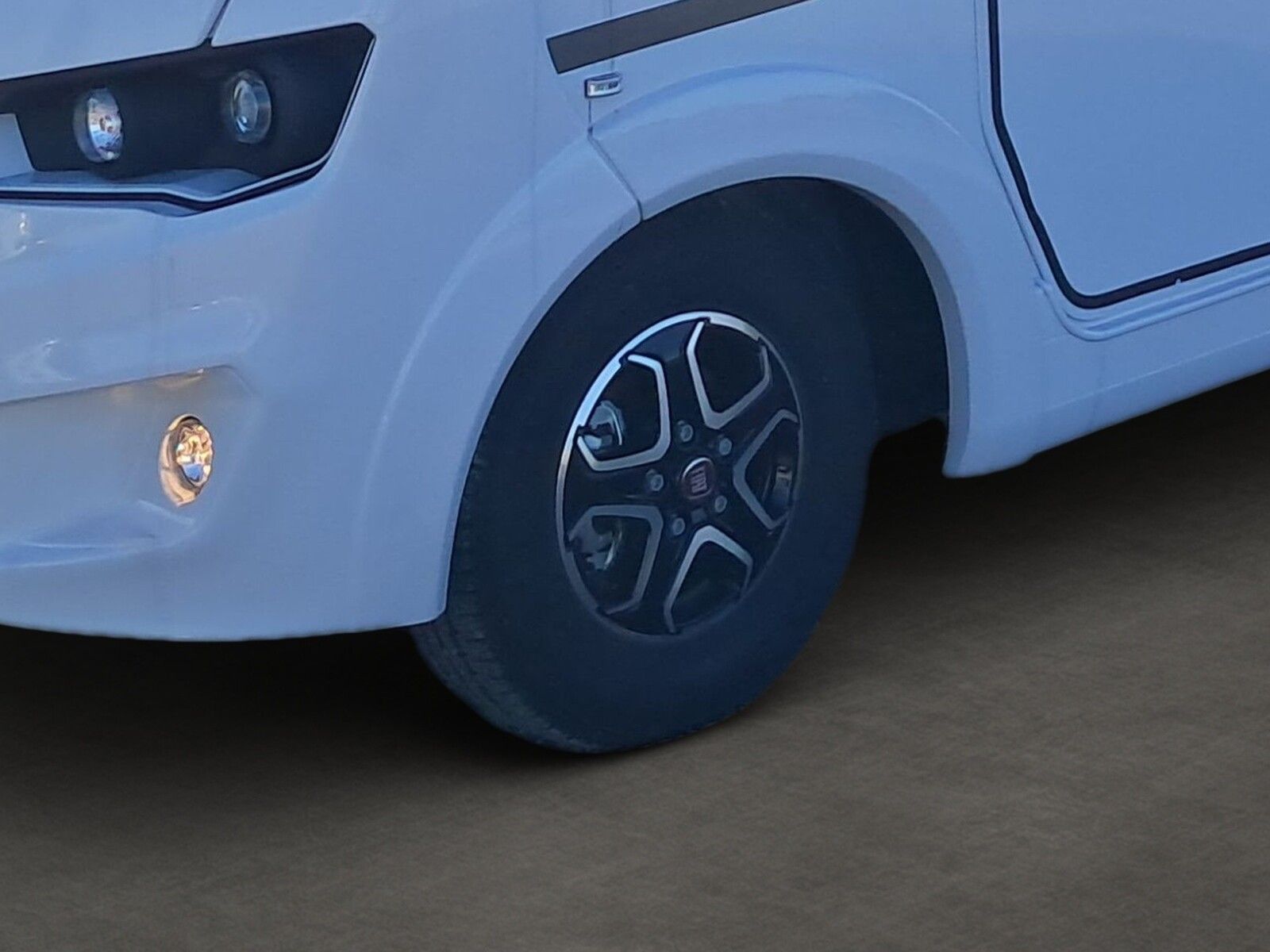 Fahrzeugabbildung Eura Mobil Integra Line IL 720 EF LUFTFEDERUNG