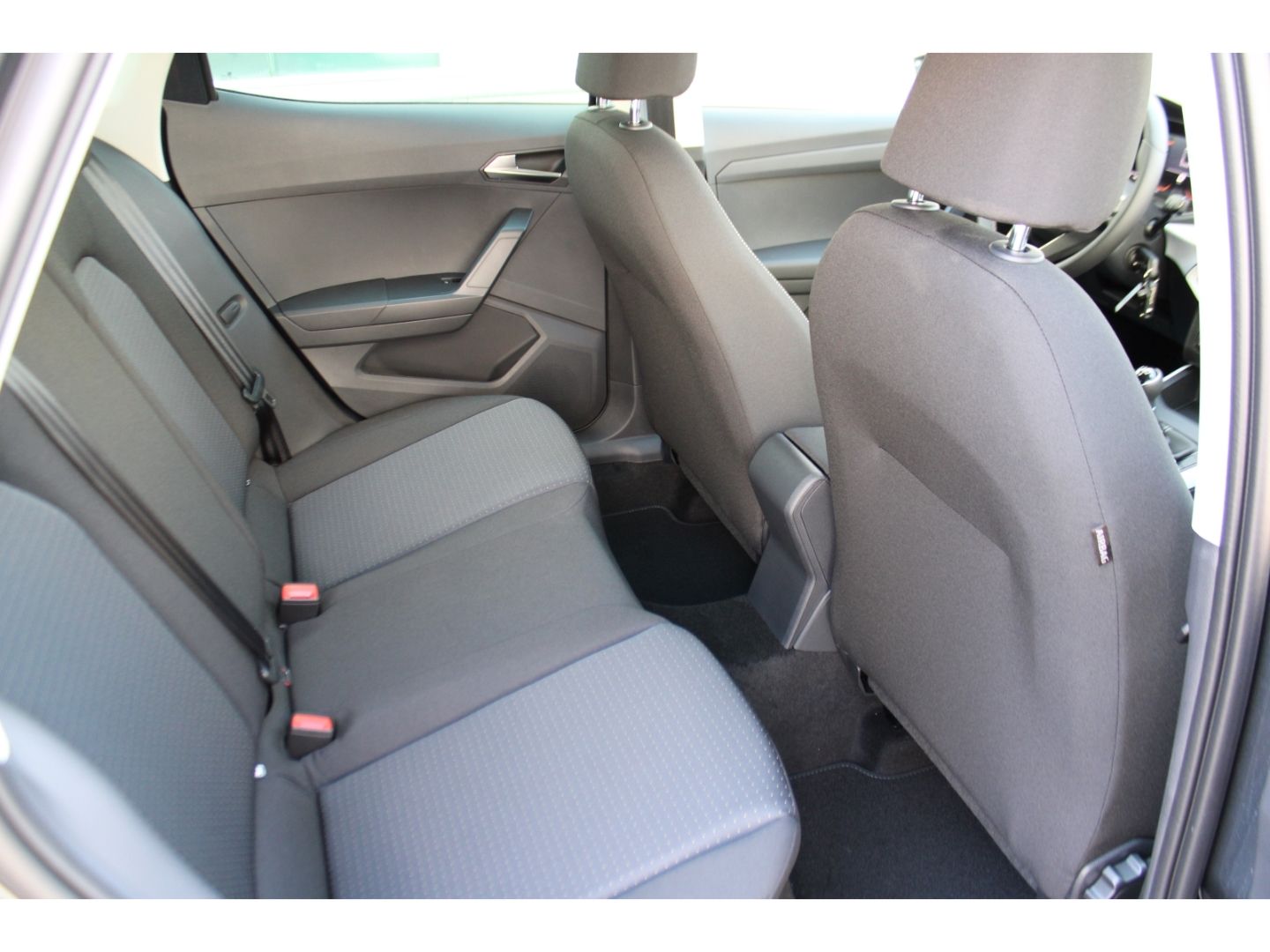 SEAT Arona 1.0 TSi Style LED GRA Full Link AHK PDC DA - Image 10