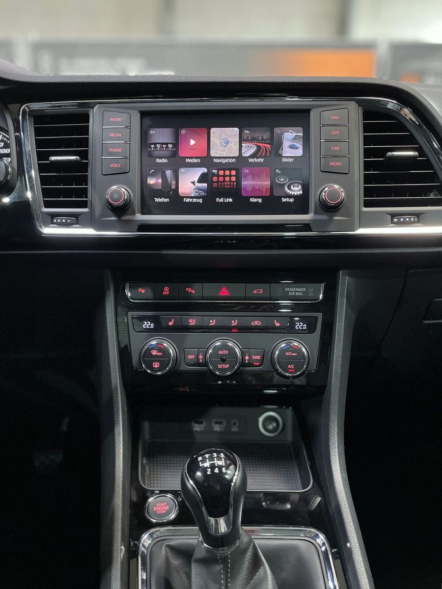 Fahrzeugabbildung SEAT Ateca Xcellence#LED#ACC#360°#Pano#Alcant.#Keyles