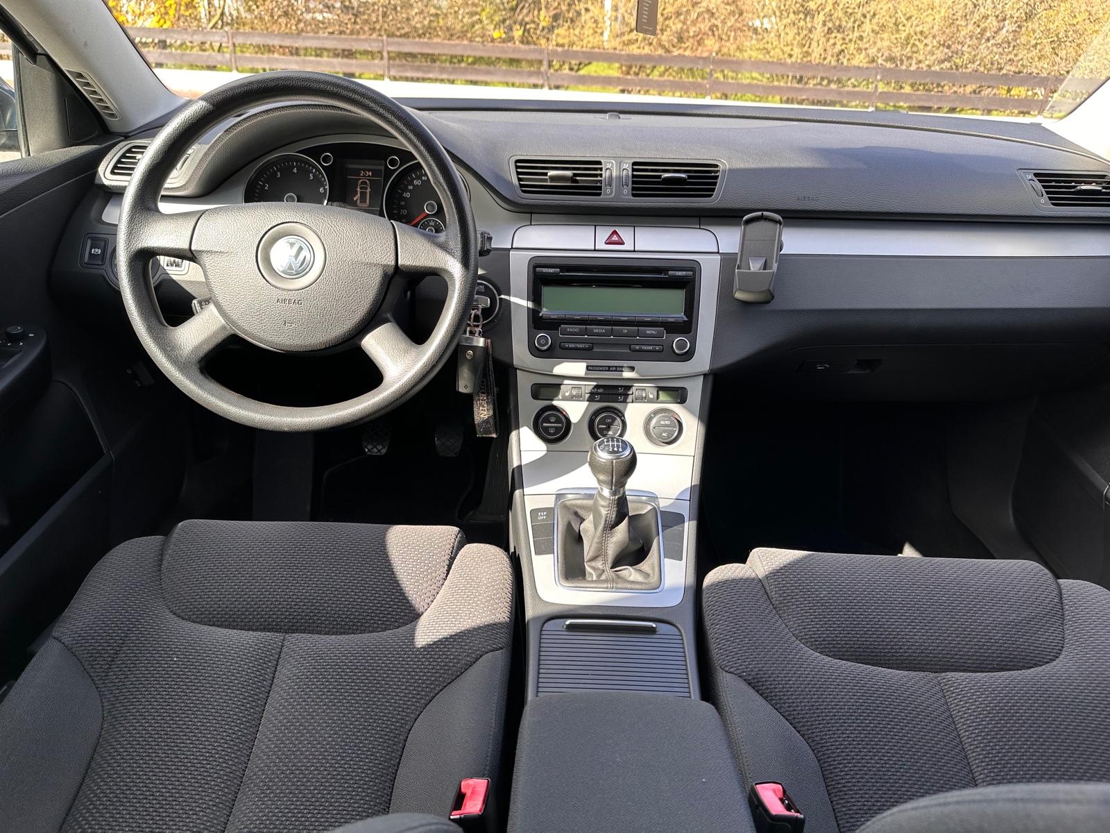 Volkswagen Passat 2009 — photo 10