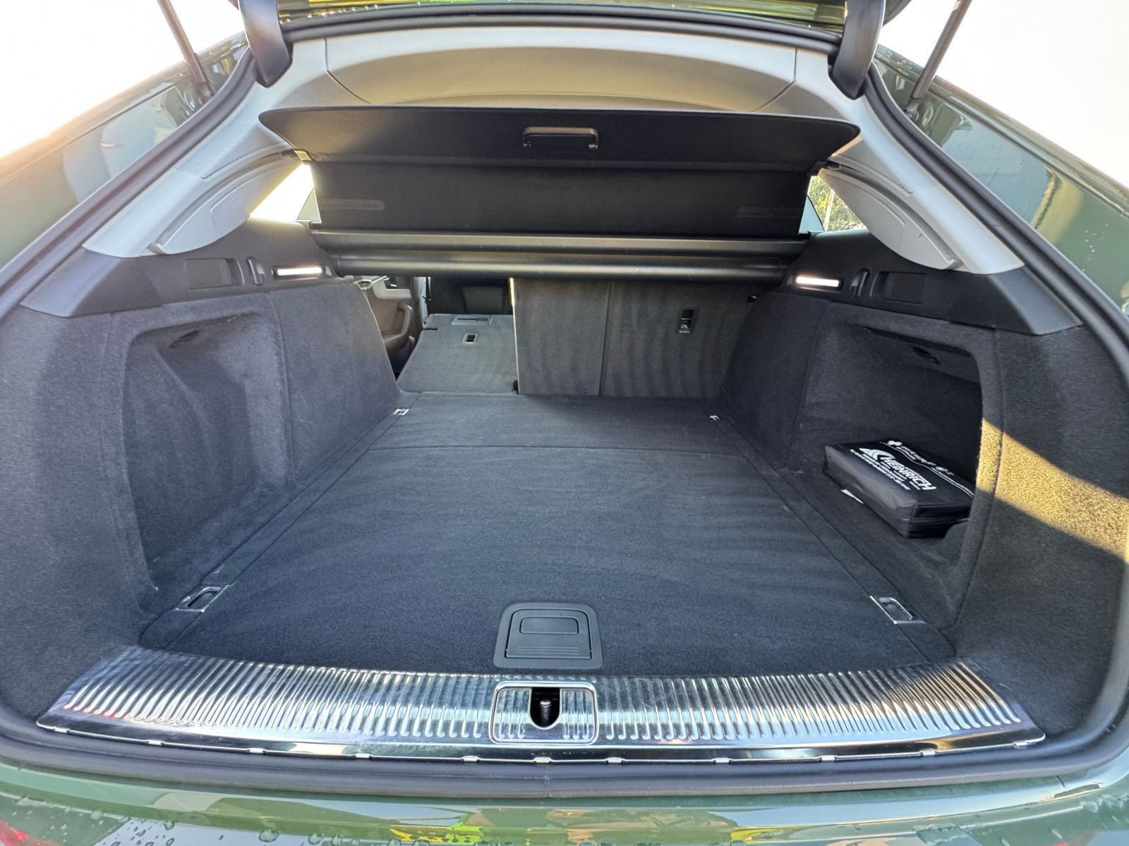 Fahrzeugabbildung Audi A4 Avant S line 204PS Stronic*LED*NAVI*Tour*Allw