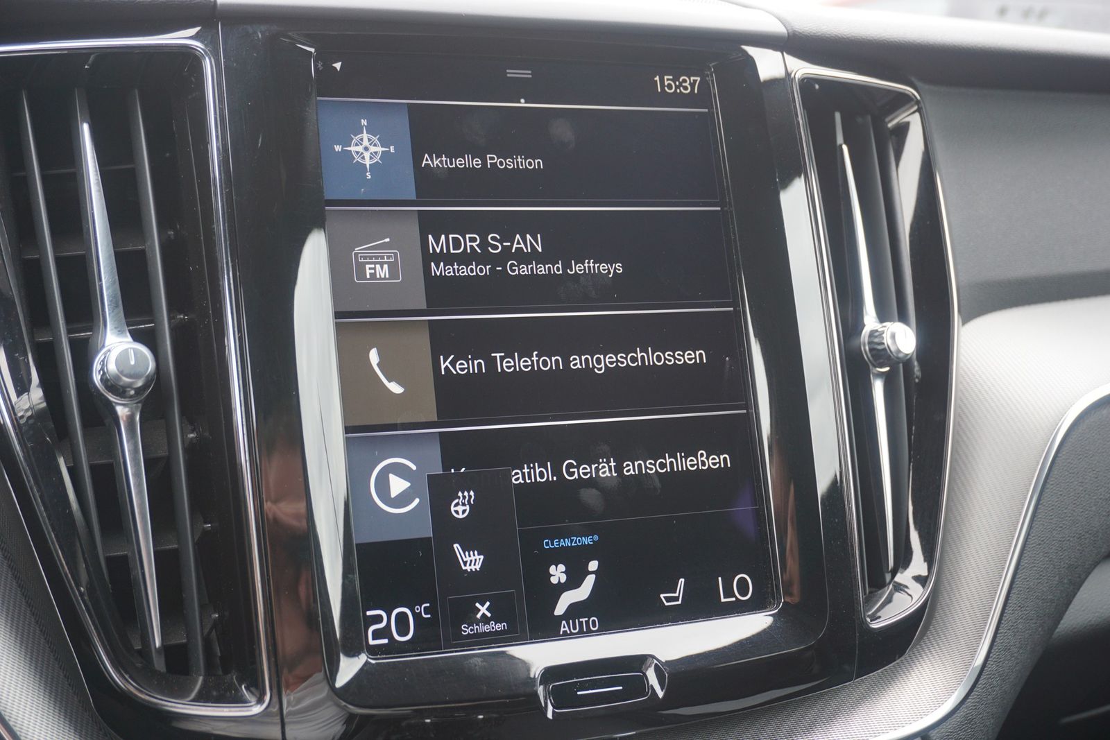 Volvo XC60 2.0 R Design AWD AHK Kamera Keyless Navi foto 18