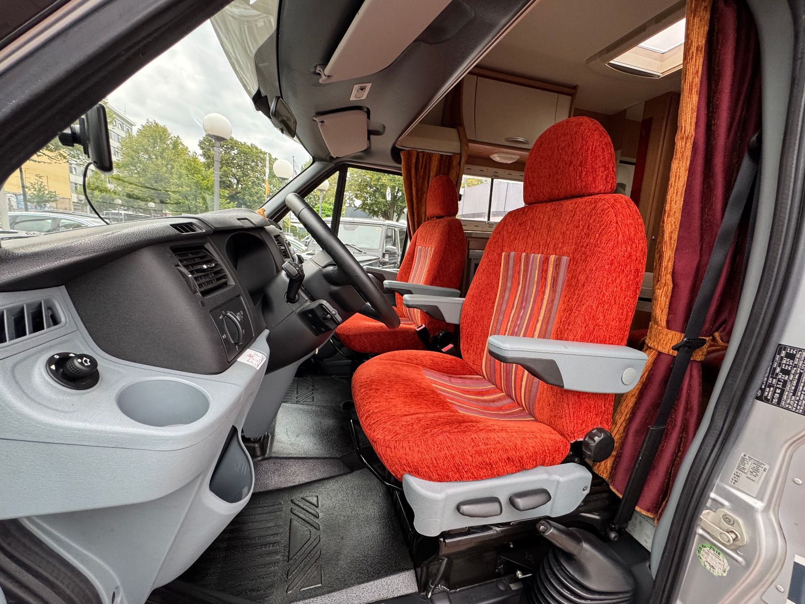 Fahrzeugabbildung Chausson Flash 02 Ford Transit 2.2 KAMERA STANDHEIZUNG TV