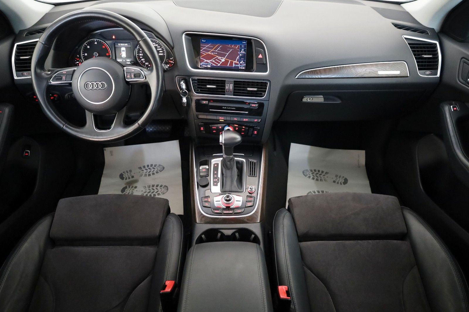 Fahrzeugabbildung Audi Q5 2.0 TDI quattro T.Leder,Navi,Xenon,Panorama