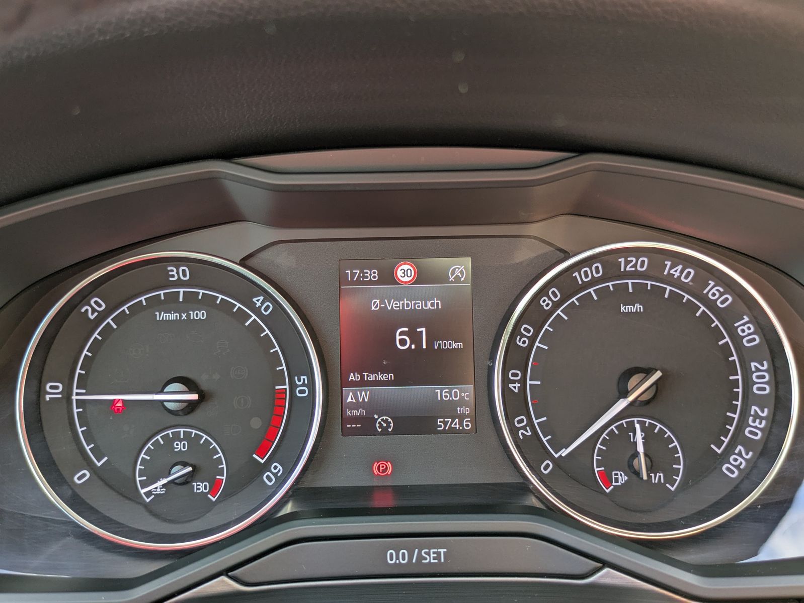 Fahrzeugabbildung SKODA Superb 2.0 TDI Style PANO*AHK*ACC*MEMORY*BIXENON