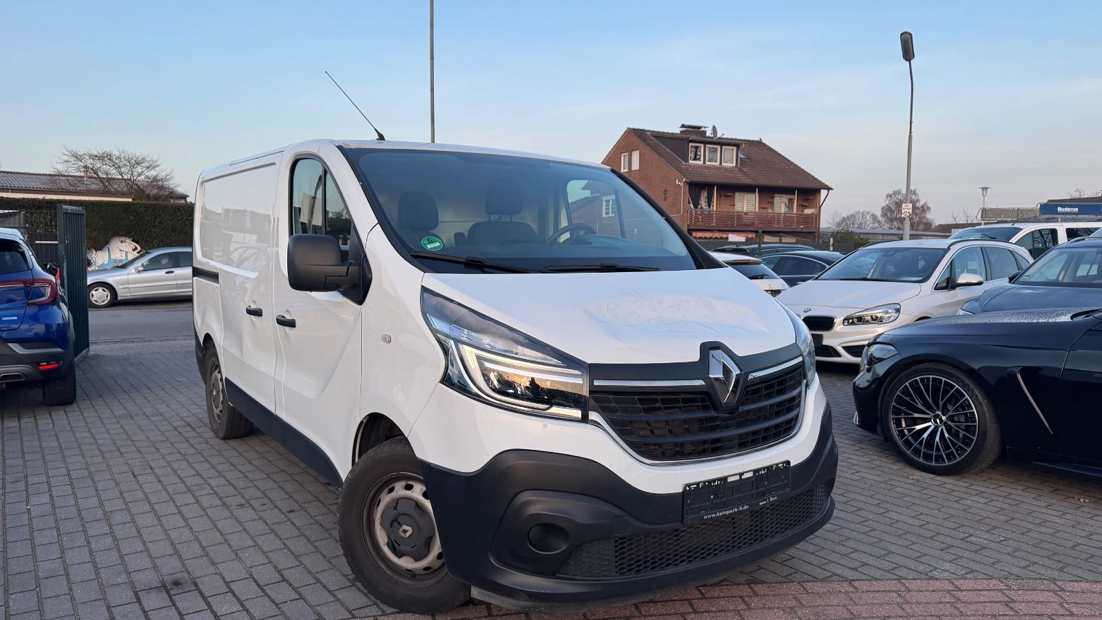Renault Trafic - 1