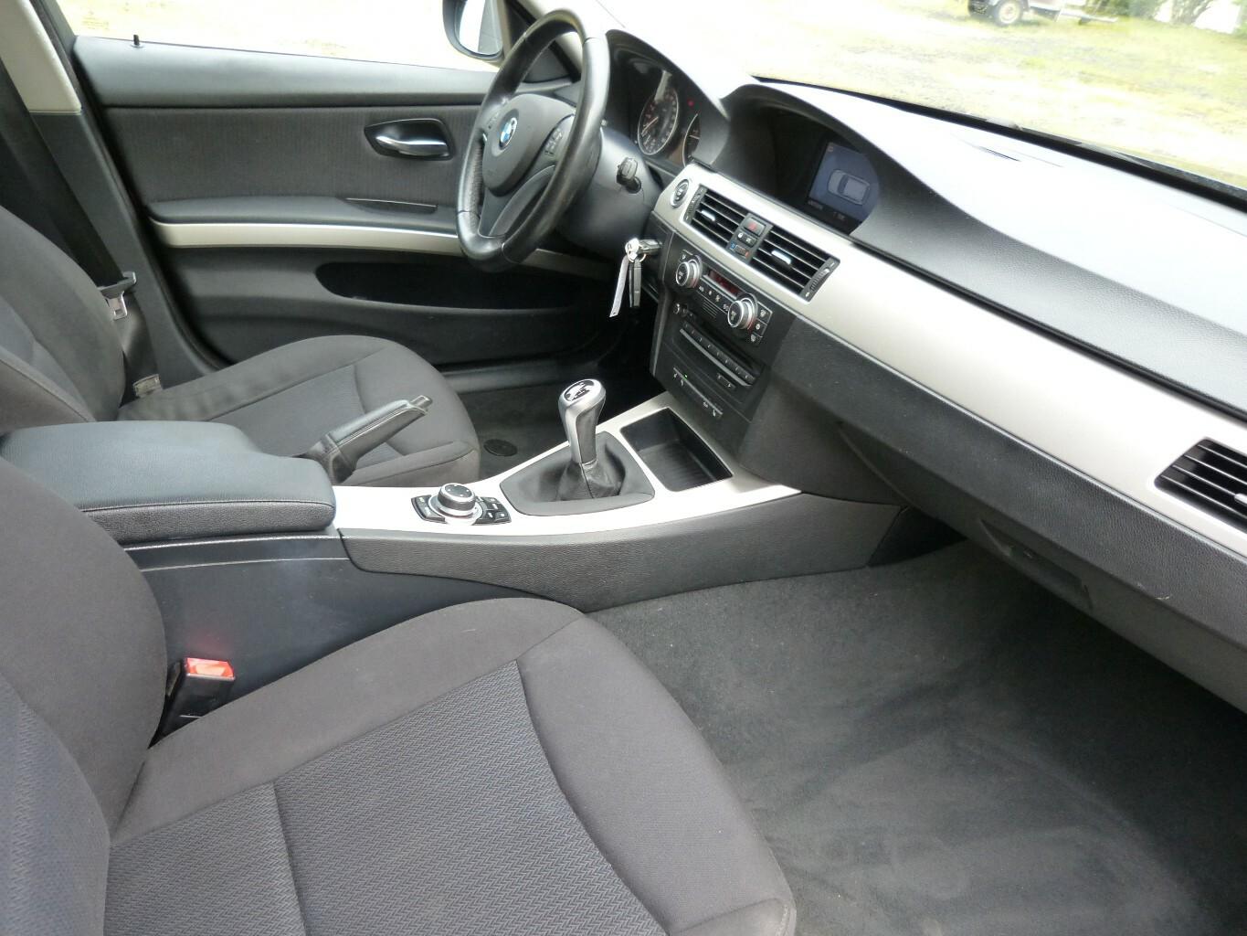 BMW 320 2009 — photo 13