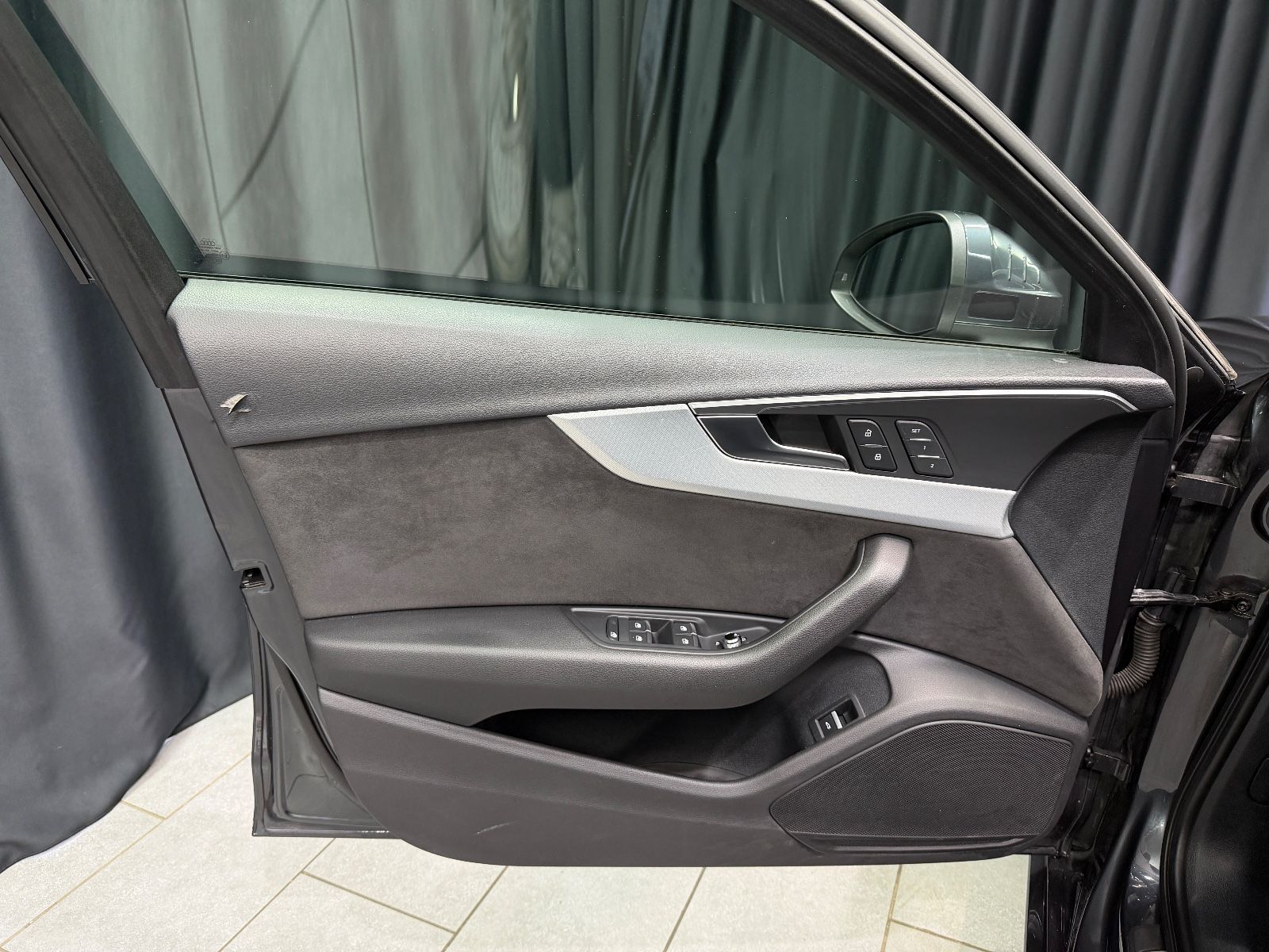 Fahrzeugabbildung Audi A4 Avant g-tron sport|S-LINE|S-TRONIC|HEAD-UP|