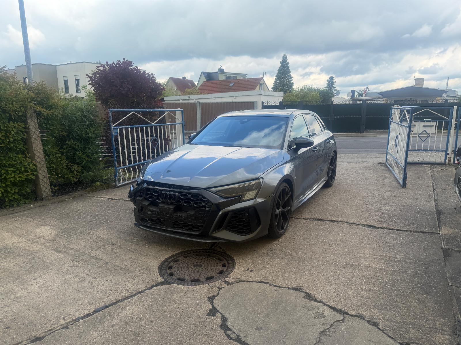 Audi RS3 SB/Nav/Matrix/Pan/AGA/Rauten/280Kmh